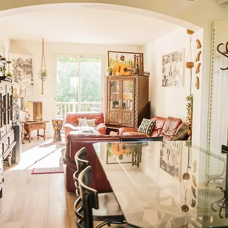 Roofless Surf Penzion