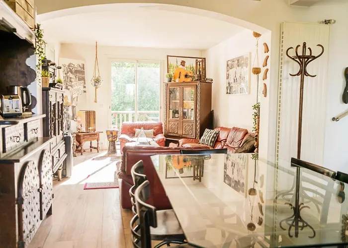 Roofless Surf Gasthof