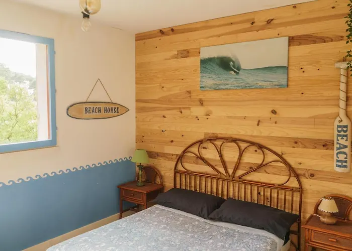 Roofless Surf Gasthof *